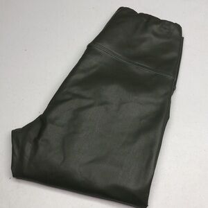 LIKE NEW DESIGN LAB OLIVE VEGAN LEATHER SKINNY PANTS M/26x28 ⭐️